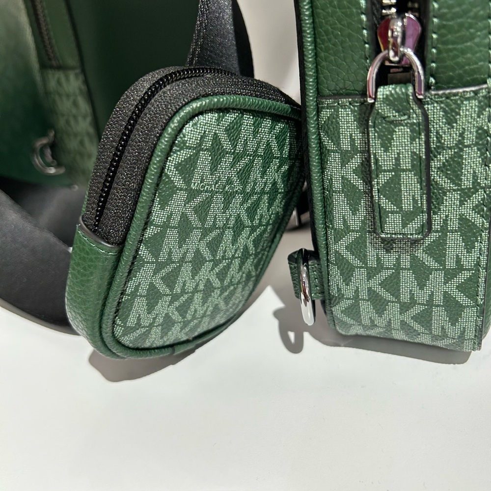 Michael Kors Cooper Medium KORS Logo Sling Pack NWT moss green with porch - Picture 2 of 15
